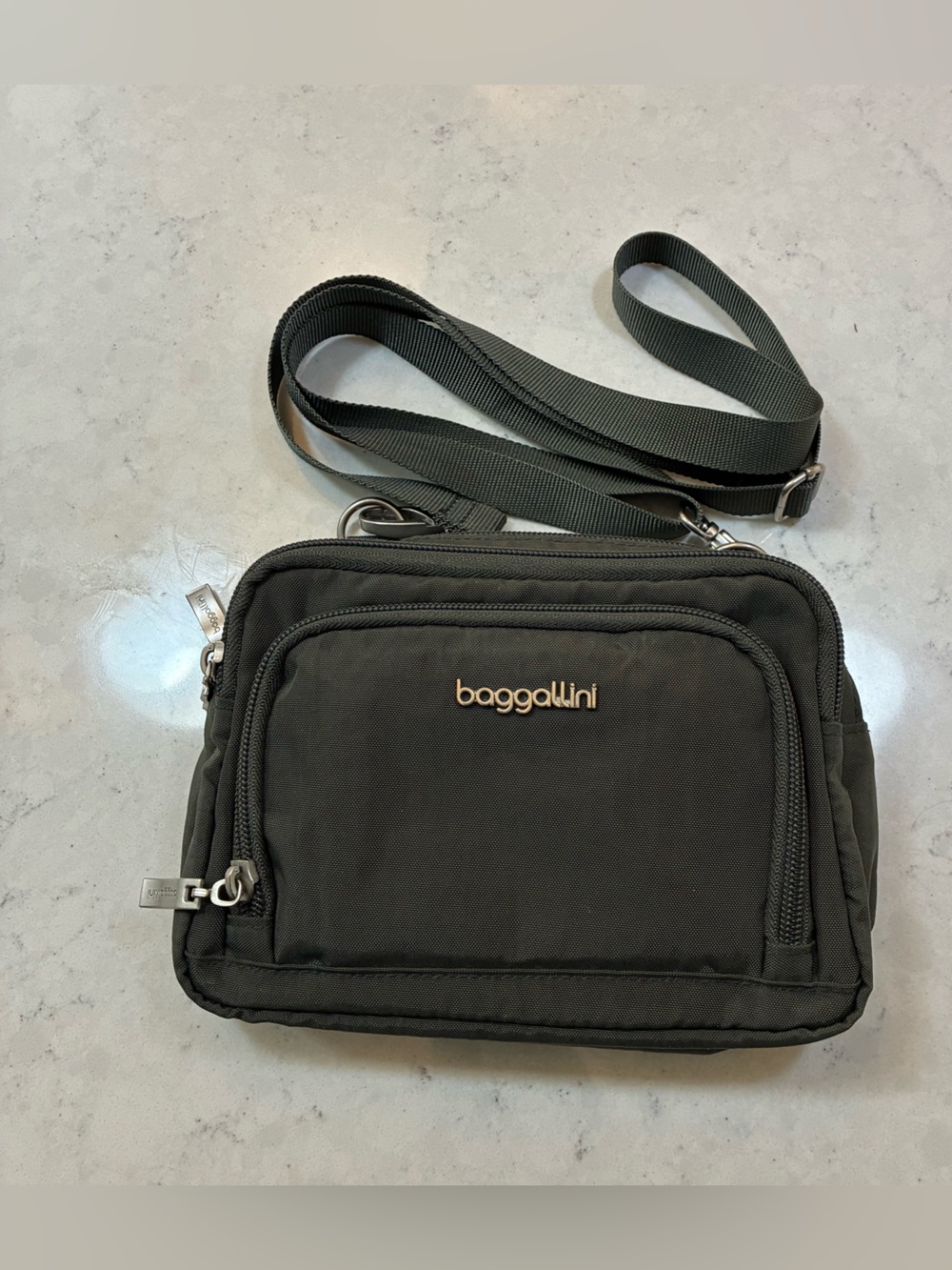baggallini Trifecta RFID Wallet Crossbody Bag in Charcoal - Picture 2 of 11